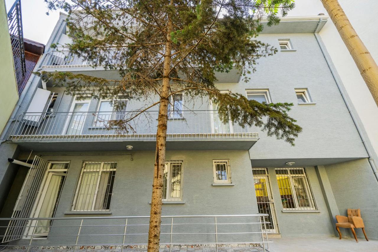 Spacious Apartment In The Historical Center Of Бурса Екстериор снимка